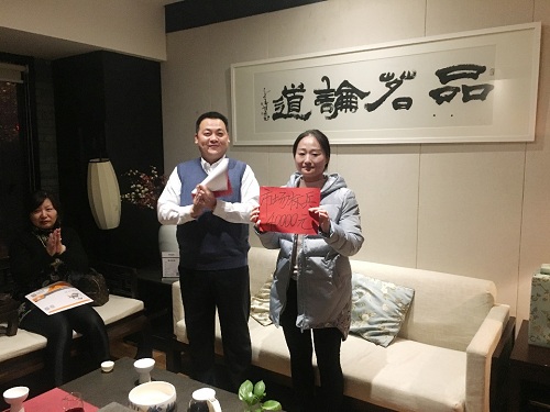 “天上不會掉餡餅，擼起袖子加油幹” ——2017年度TST營銷中心表彰大會